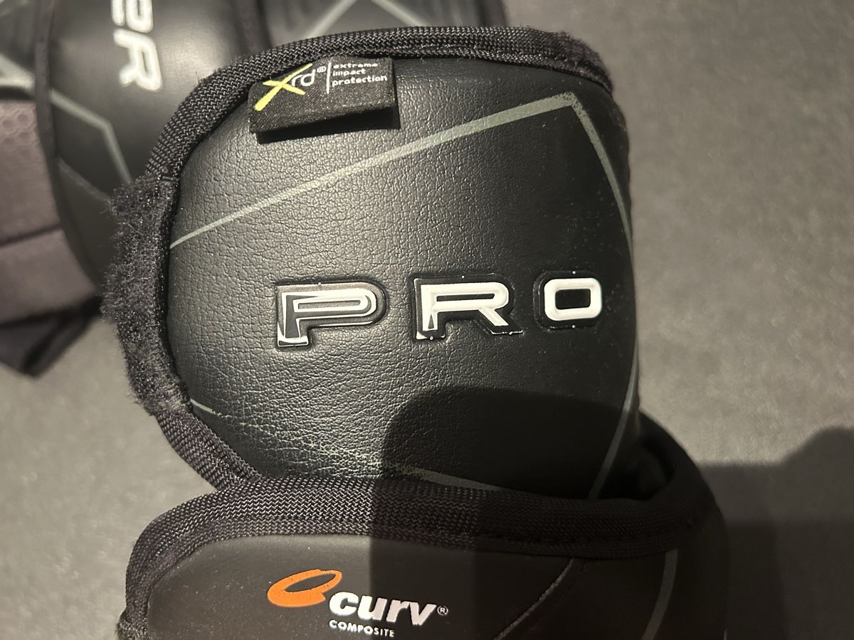 Bauer Schutz & Schoner: Bauer PRO Goalie Knieschoner Intermediate (INT) – Gebraucht aus Neuheim von 11butzero 4