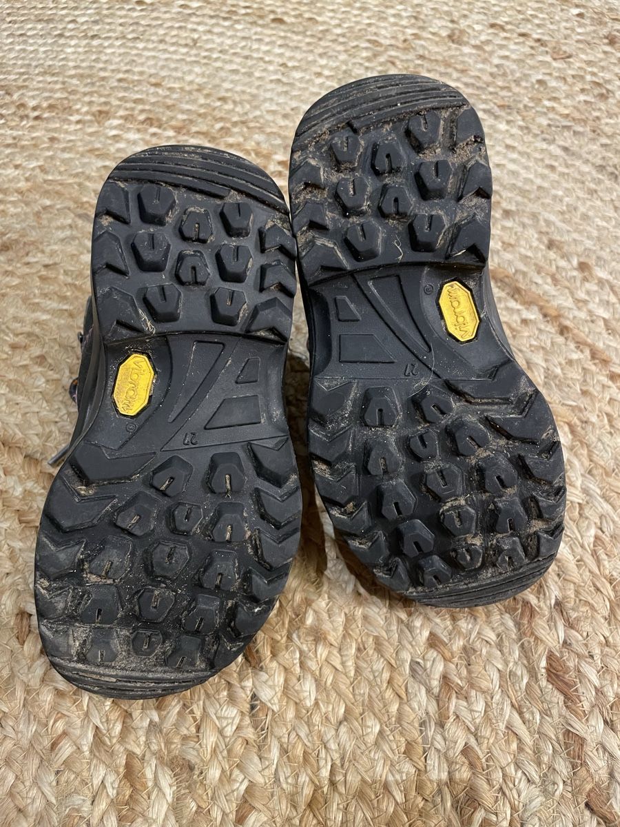 Lowa Scarpe per ragazzi: Lowa Gore-Tex Wanderschuhe Gr. 27 – Usato da Windisch venduto da rascale 4
