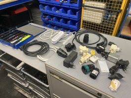 Lot Elektromaterial ab 1.-