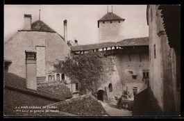 Château de Chillon, Cour et galerie de 