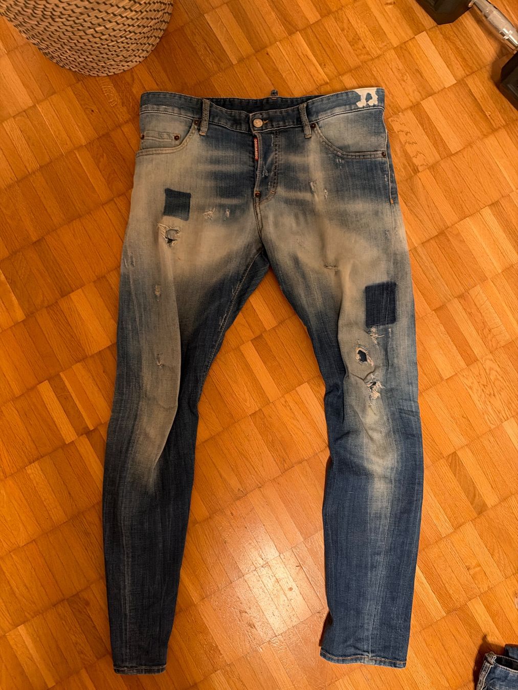 Dsquared2 Jeans: Dsquared2 Kleiderpaket Jeans und Pullover gebraucht – Gebraucht aus Wermatswil von big_tk69 2