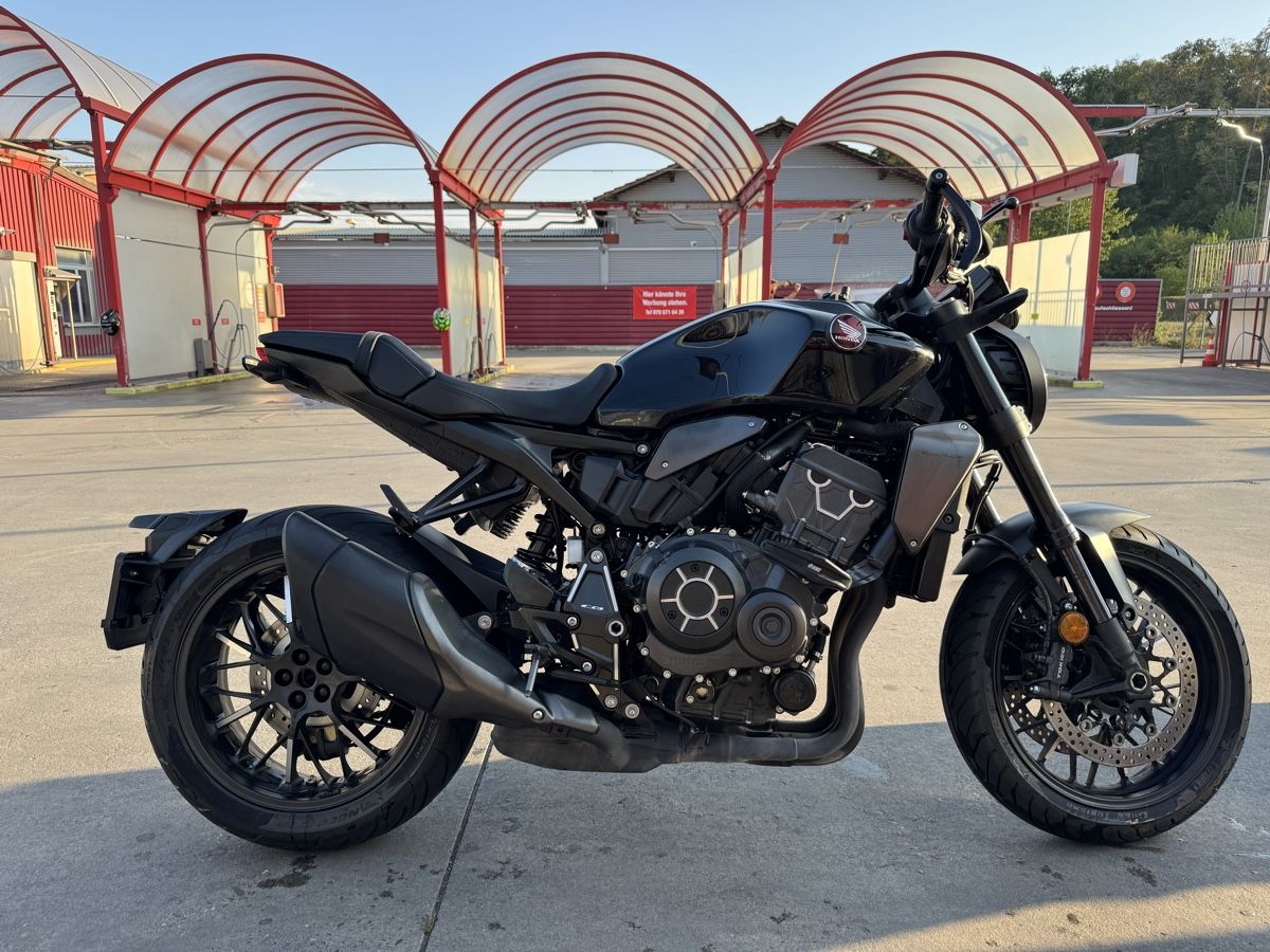 Honda Strada: Honda CB1000R Black Edition 2021 – Usato da Neuhausen venduto da dob_8f7t 1