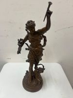 Bronze Skulptur Jugendstil Waldnymphe mit Engel auf Sockel
