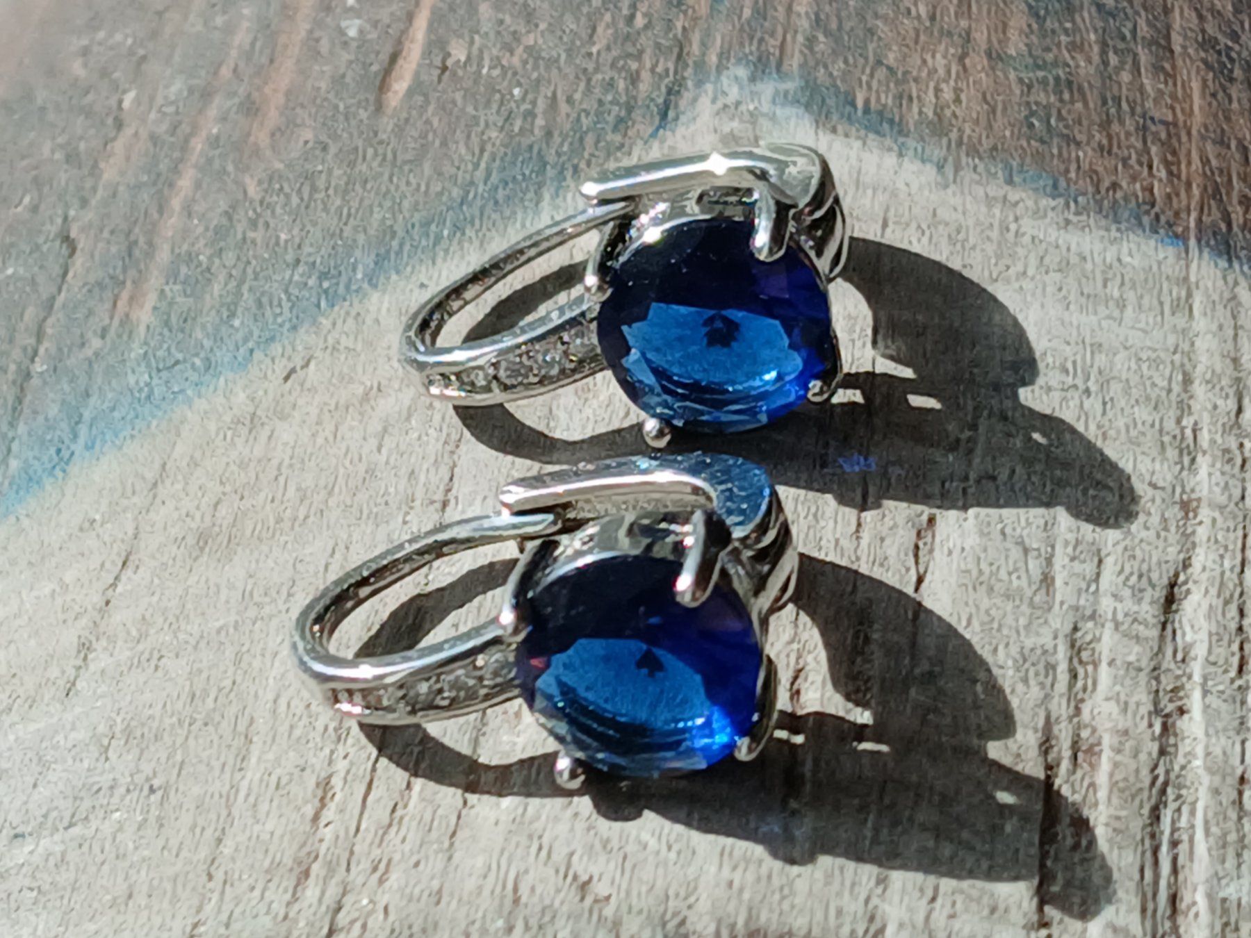 Ohrringe & -stecker: Ohrringe mit Zirkonia – Gebraucht aus Stallikon von madi0320