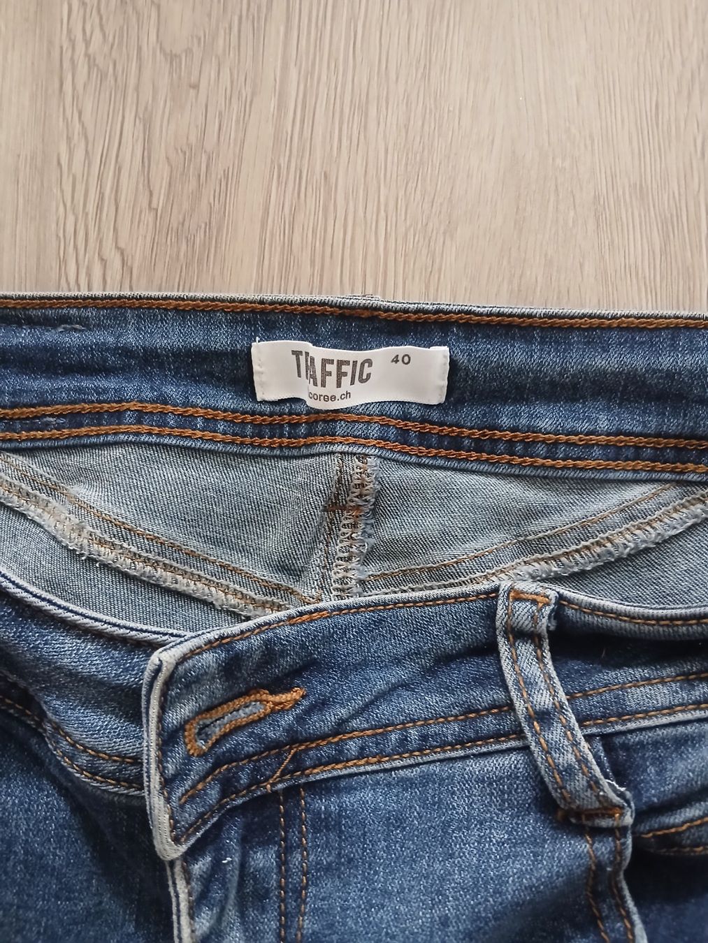 Lotti di vestiti: Kleider paket grosse 42 – Usato da St. Gallen venduto da afr_gc59 2