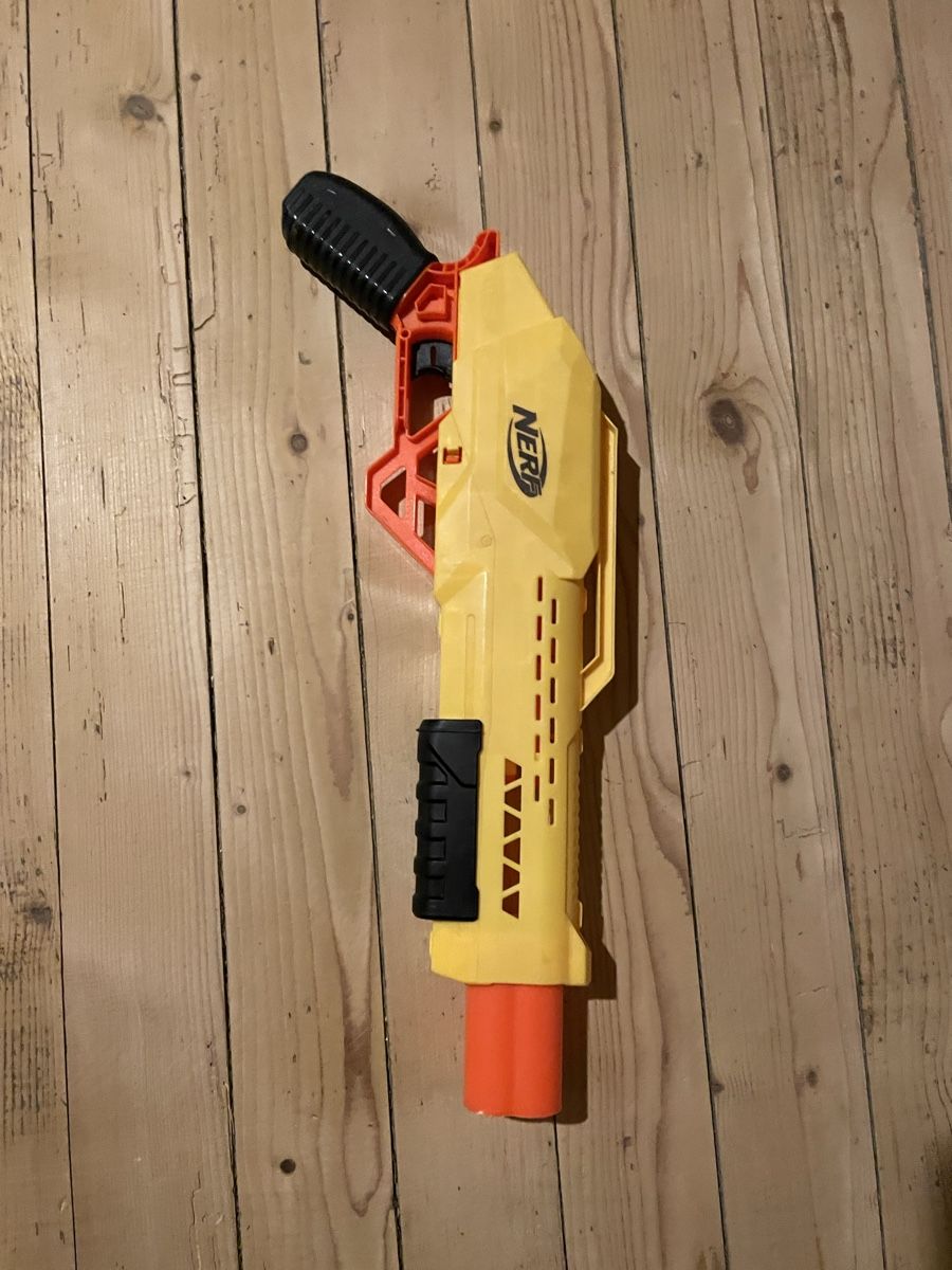 Nerf Giocattoli: NERF-Blaster zu verkaufen – Usato da Basel venduto da Erna3