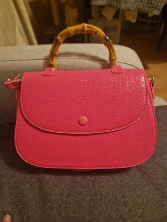 Pinke Handtasche mit Bambusgriff - Sommerliches Accessoire