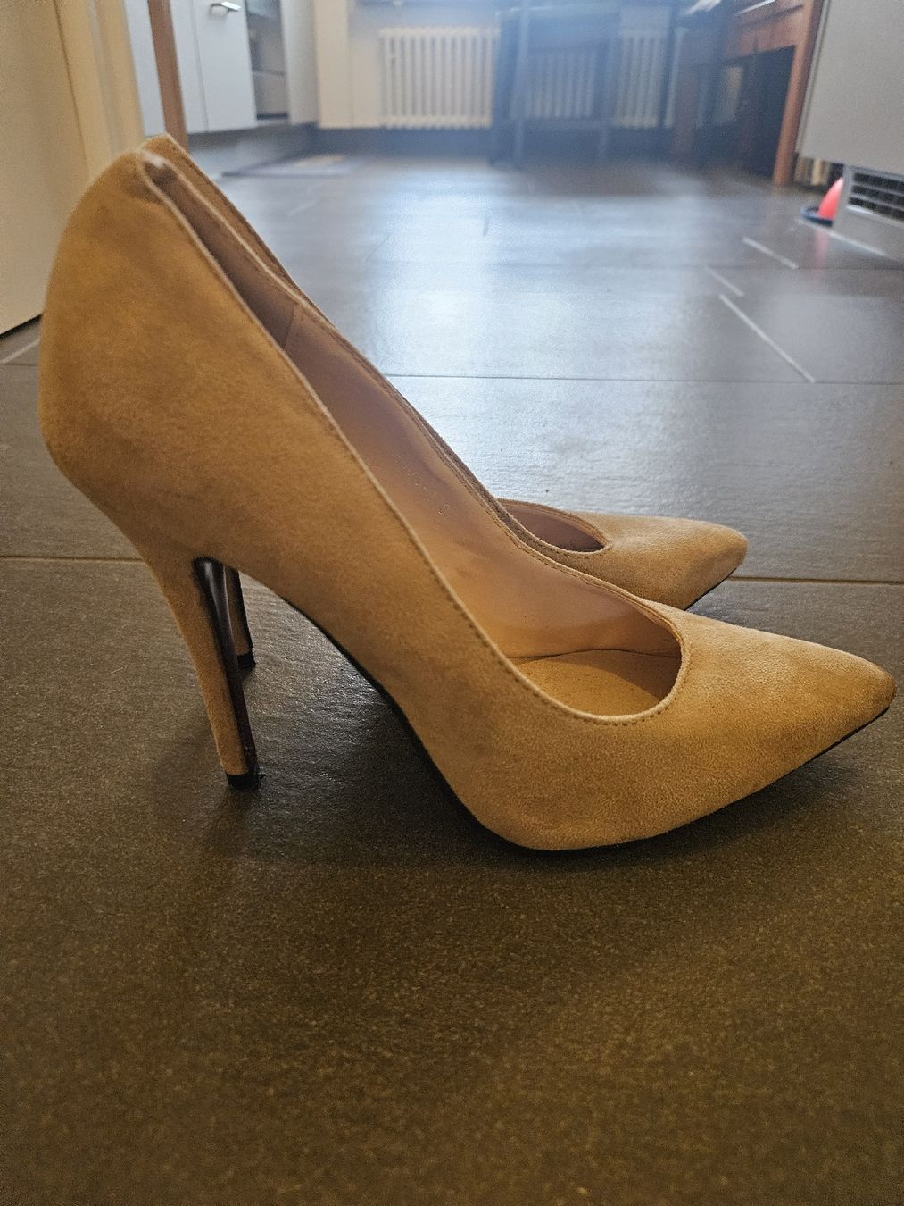 Scarpe da donna: Super Mauro Echtleder Pumps Beige Gr. 37 – Usato da Zürich venduto da Sorayakiks 1