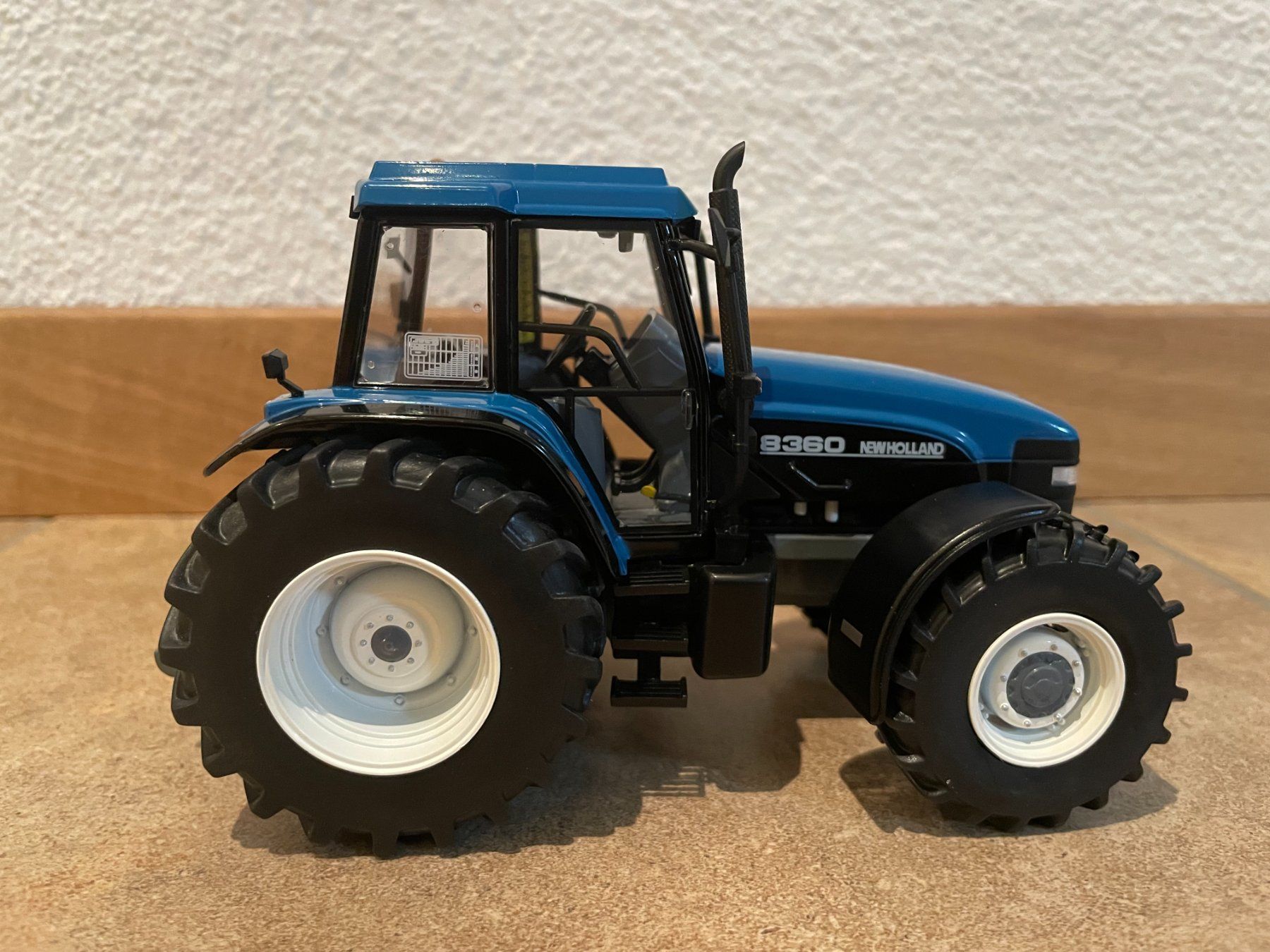 New Holland Traktoren: New Holland 8360 von Replicagri – Neu und originalverpackt aus Kreuzlingen von Stefan1150 2