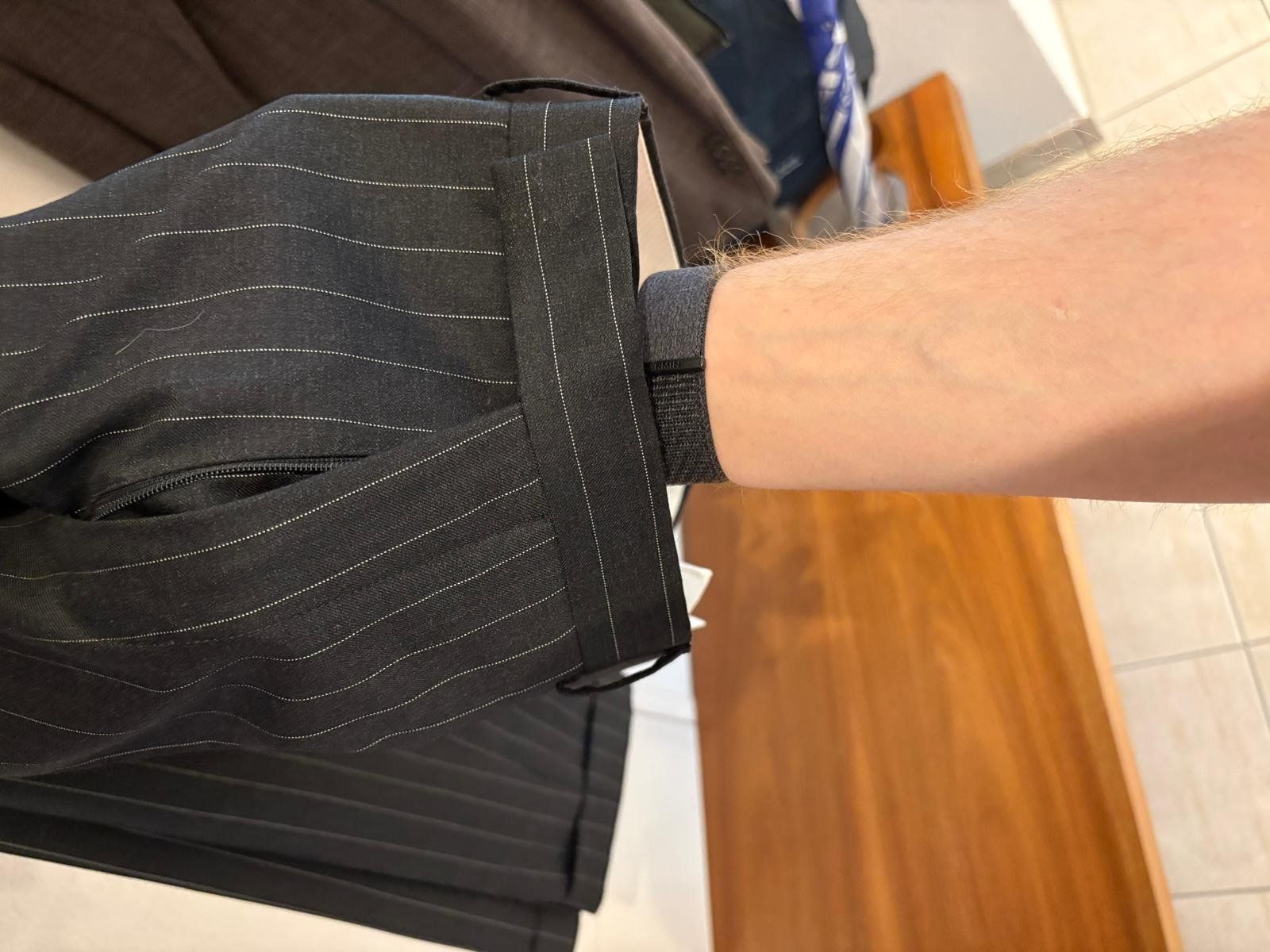 Suitsupply Costumes, combinaisons de sport et fonctionnelles: Suitsupply Anzug, Grösse 50 – D'occasion à Abtwil SG par ticktack89 3