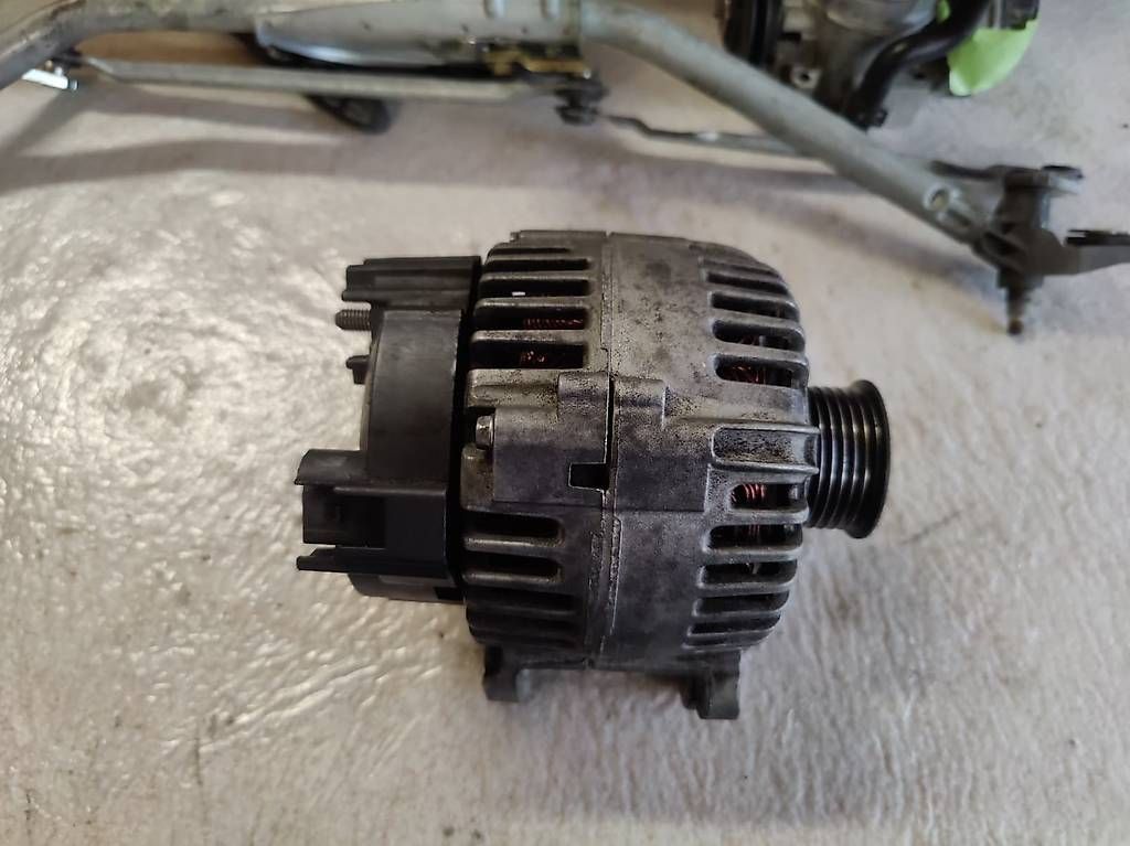 Alle Autoersatzteile: Generator Alternator 03C903023B – Gebraucht aus Altdorf UR von Gufler6460