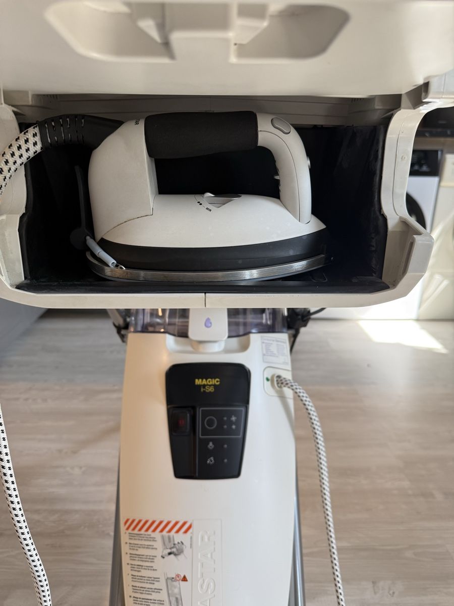 Laurastar Bügeleisen: LAURASTAR MAGIC i-S6 system 40-60 chars – Gebraucht aus Lausanne von Doudoutze 3