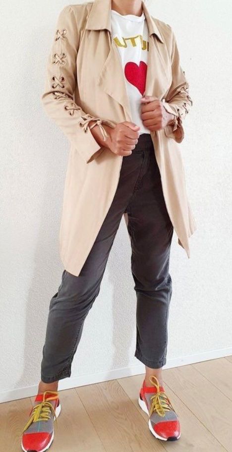 Sisley Cappotti: Trenchcoat von Sisley, Gr. M – Usato da Zürich venduto da KEEPINSPIRED 2