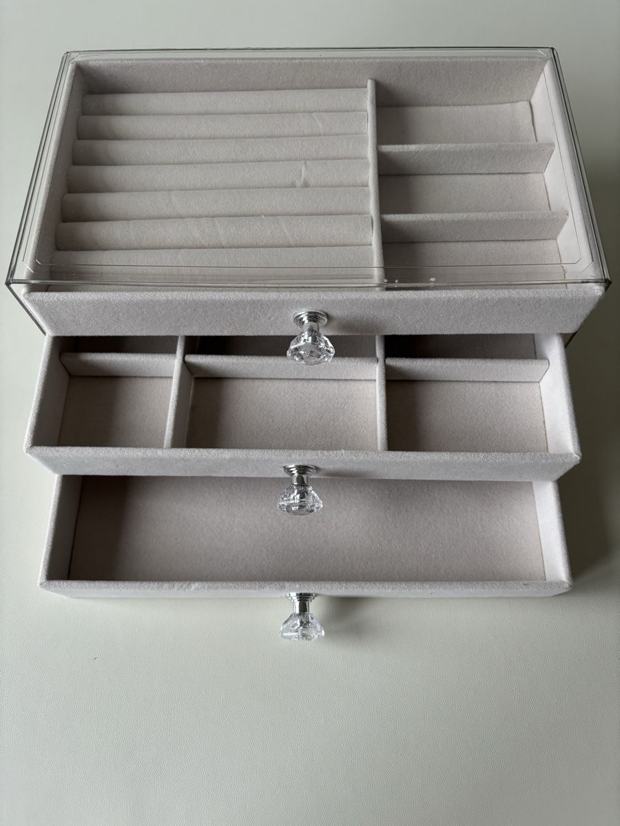 Schmuckkästen: 1 boîte à bijoux - beige, NEW – Neu und originalverpackt aus Collombey von Cards07 1