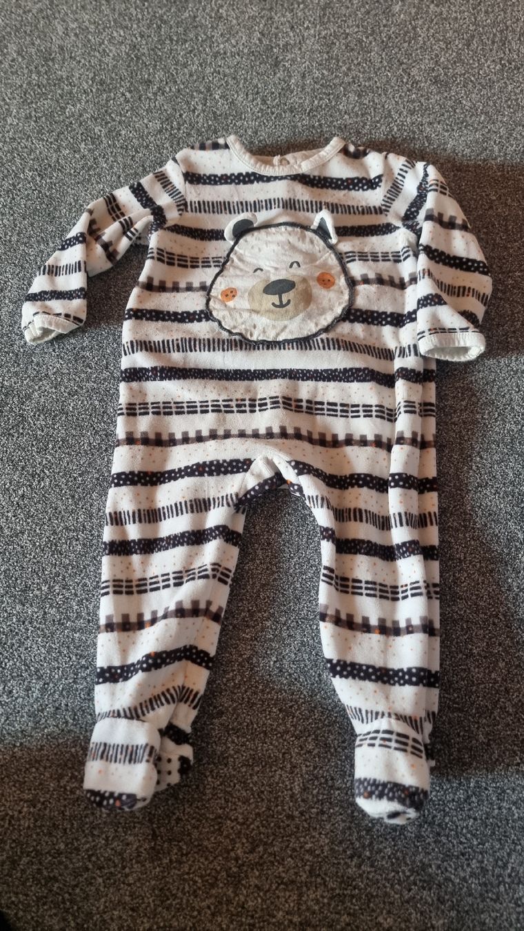 Pyjamas & Ähnliches: Pyjama boboli 9 mois – Gebraucht aus Les Breuleux von Mily1991