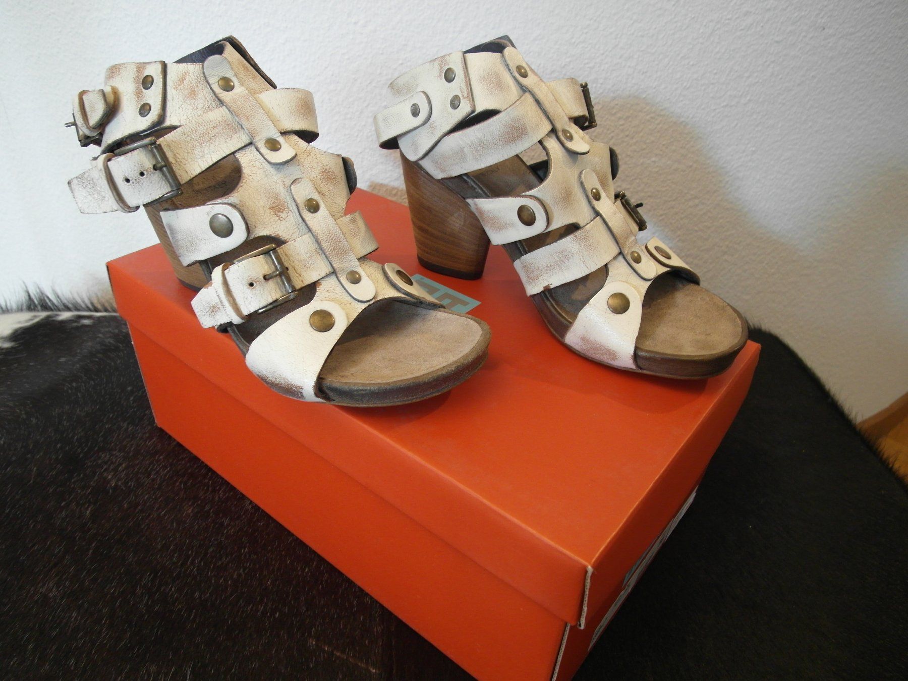Moma Scarpe da donna: Weisse Momas 36 – Nuovo e nell'imballaggio originale da Luzern venduto da schuhparadies159