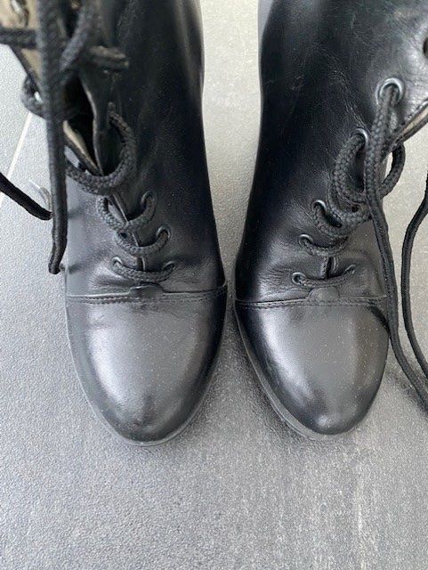 Scarpe da donna: Ankle  leather boots – Usato da Dallenwil venduto da ZD2019 1