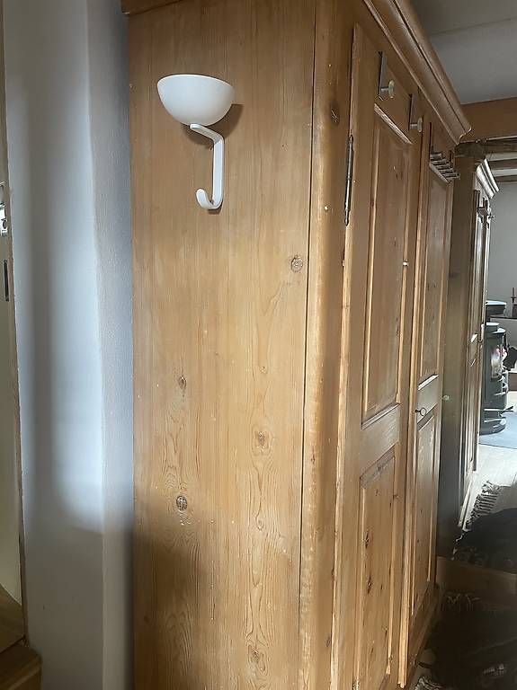 Armadi: Holzschrank Tanne – Usato da Scuol venduto da enyra 1