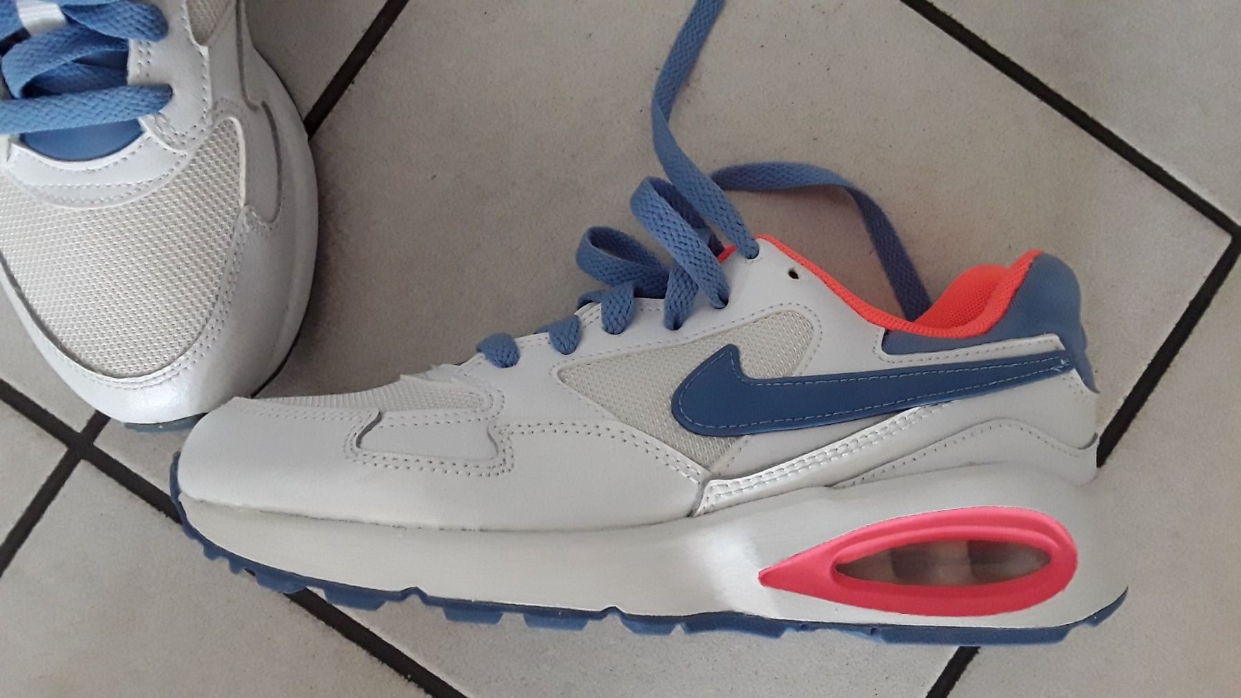 Nike Herrenschuhe: Neu nike air max grösse 38 – Neu und originalverpackt aus Dagmersellen von L.Ga.