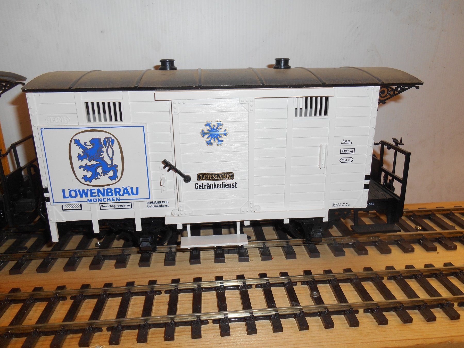 LGB Modellini di ferrovie: LGB BIERWAGEN Cardinal & Löwenbräu – Usato da Wohlen AG venduto da timpojim1 1
