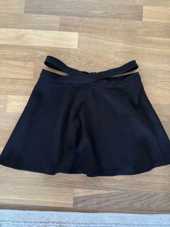 ZARA Rock schwarz Grösse L guter Zustand