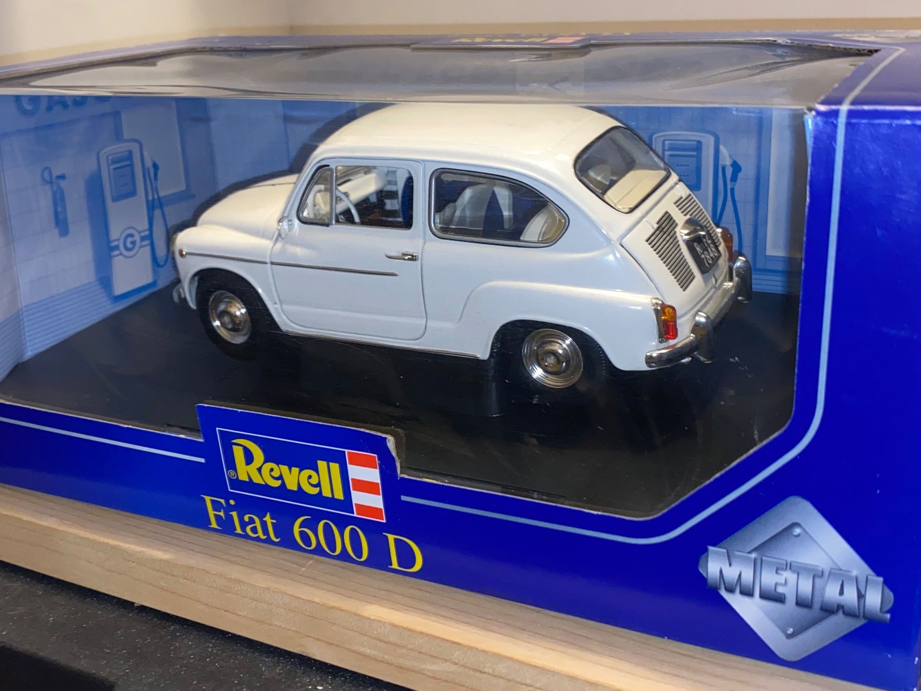 Fiat Modellini d'auto: Fiat 600 D 1/18 seltenes Modell!! – Nuovo (secondo la descrizione) da Wohlen AG venduto da PrivatSammlung 1