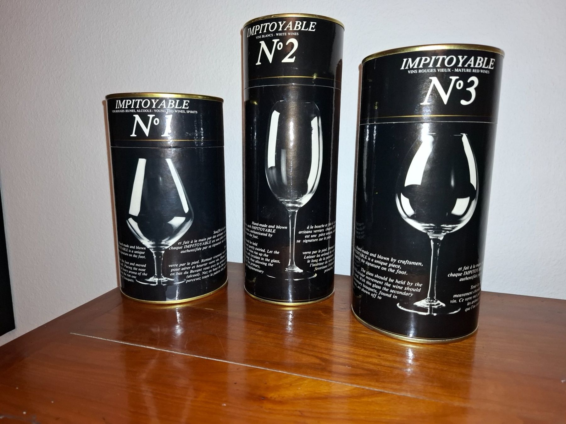 Bicchieri: Verres Impitoyables, les multiplicateurs de plaisir – Usato da Lausanne venduto da helvetien123