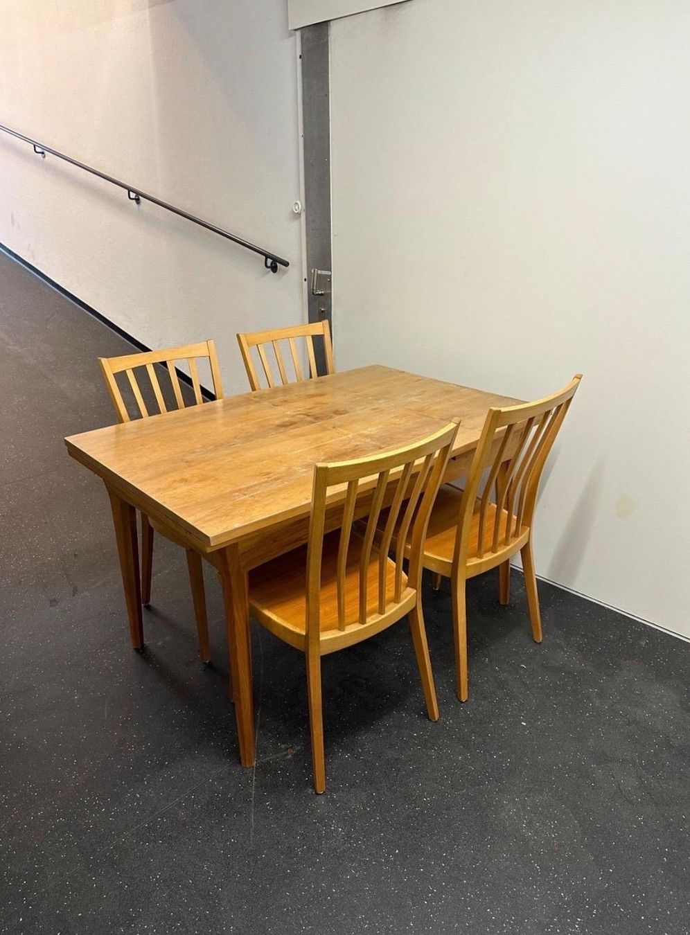Tische: Wooden table – Gebraucht aus Zürich von evaa10 2