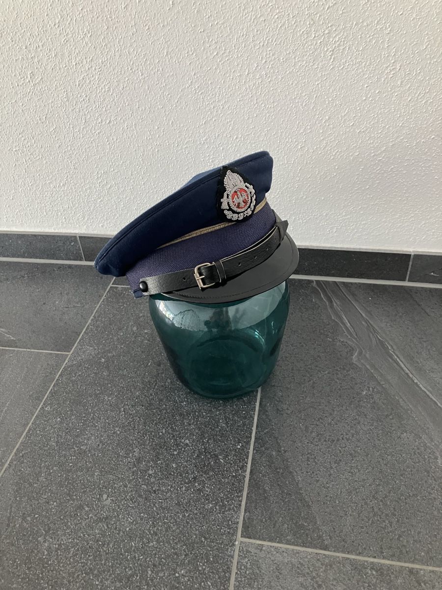 Uniformi: Polizei Mütze, Hut – Usato da Bettwiesen venduto da Zustand57
