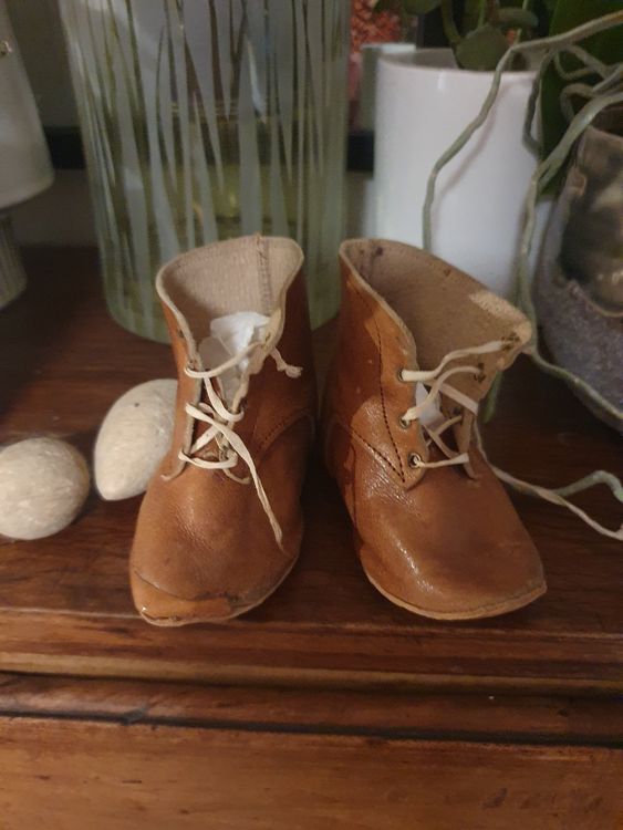 Chaussures Anciennes Pour Poupée JUMEAU – Cuir Blanc – Pointure 9 – état Correct