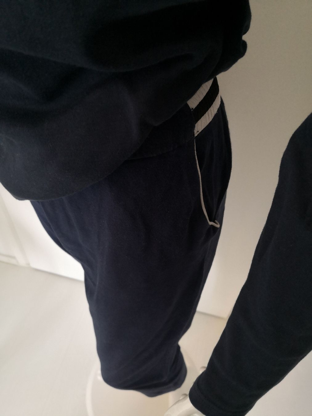 Negligees & Pigiami: 🤩LEABLE JOGGING-ANZUG PULLOVER & HOSE DUNKELBLAU – Usato da Olten venduto da Naja-Twins-Twins 6