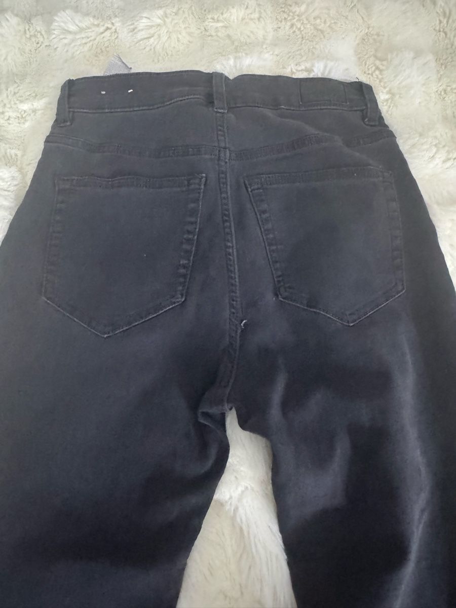 Pull&Bear Jeans: Pull&Bear Jeans Schwarz, push up 🔥 – Usato da Aarburg venduto da manju2007 2