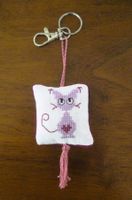 Schlüsselanhänger Katze, handgestickt