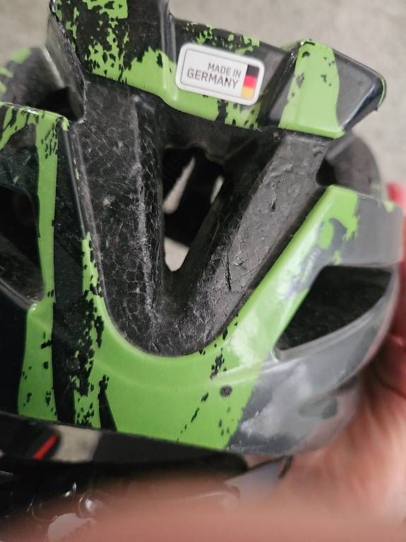 Uvex Helme: Velohelm Uvex Gr. 52-57cm 1 Stück – Gebraucht aus Embrach von Lilly2021 2