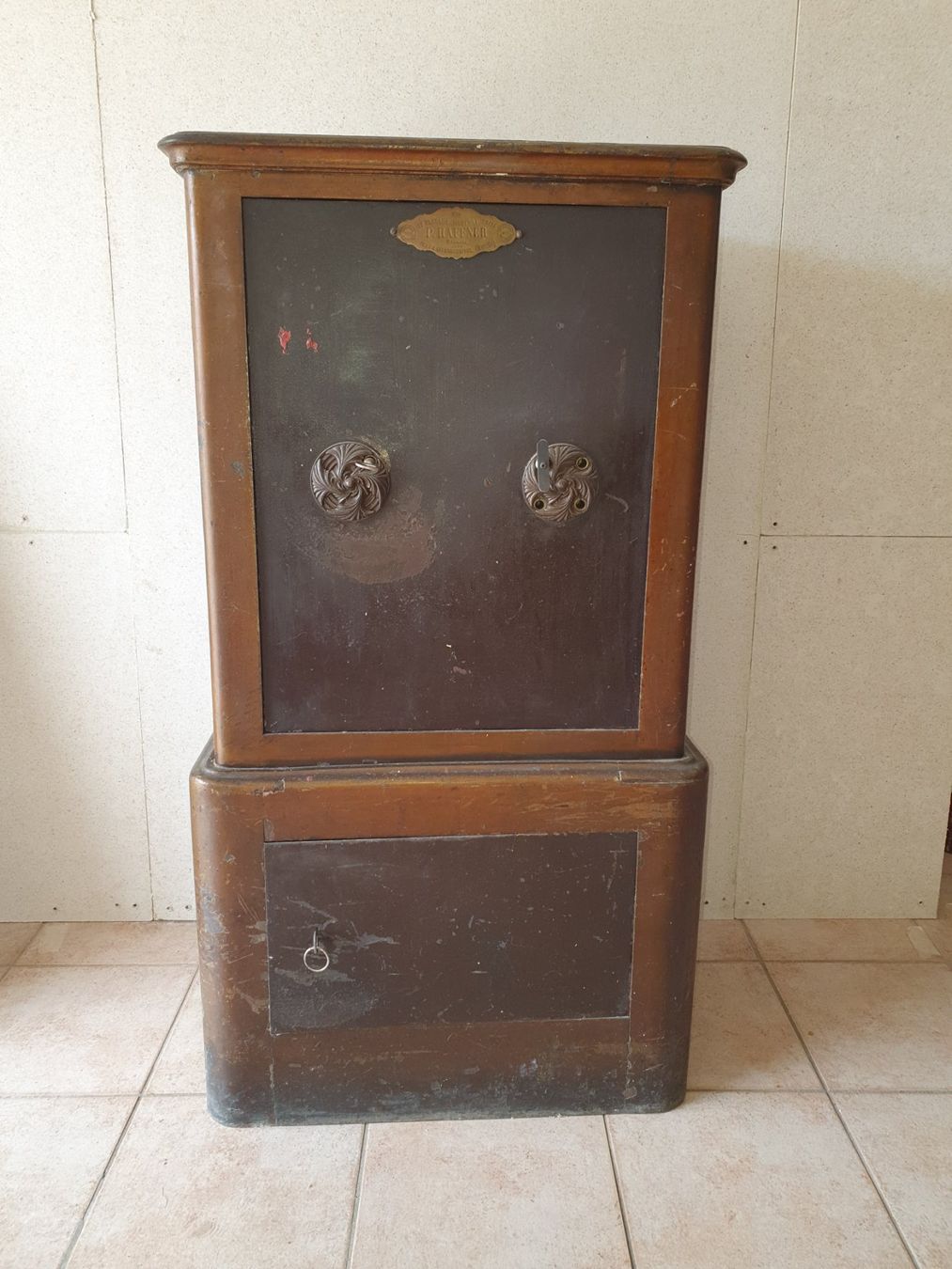 Tresor: Coffre-fort ancien – Gebraucht aus Courroux von sv235