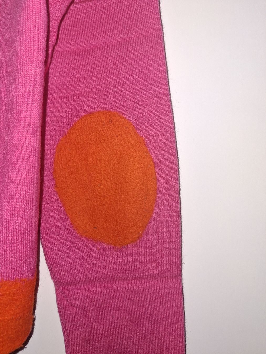 Prada Maglioni & Felpe: Süsser Pink-orangener Prada Pullover – Usato da Solothurn venduto da Mayla92 4