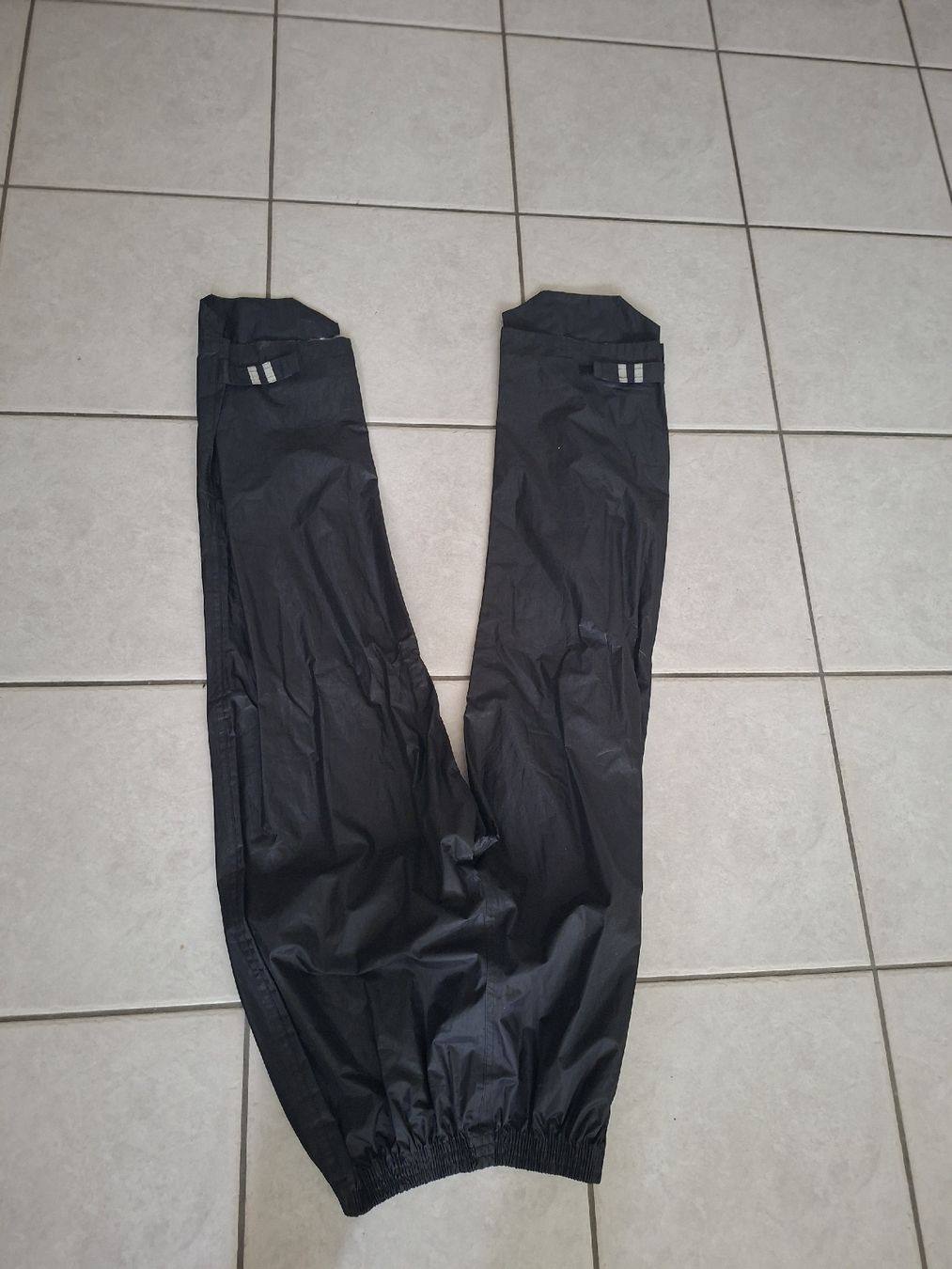 Pantaloni: Regenhose ralka gr 176 – Usato da Thun venduto da Thun67 1