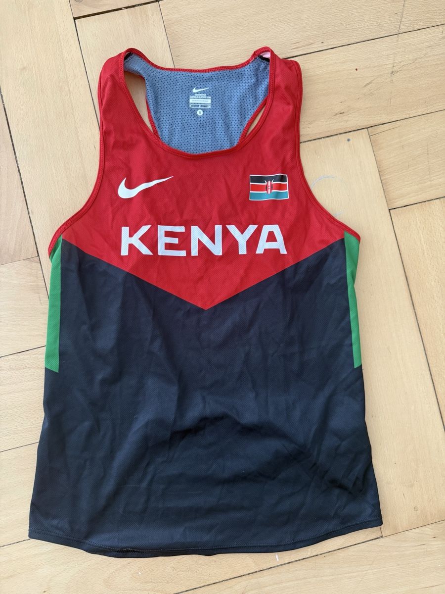 Nike T-shirt: Team Kenya Singlet (S)  – Usato da Bern venduto da Laufsport3000