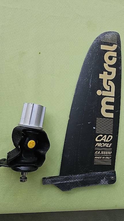 Mistral Surfboards & Schwimmbrette: V: mistral equipe lcs windsurfboard – Gebraucht aus Buchs AG von BDK3 2