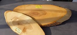 Rustikale Holz Servierplatten mit Rinde