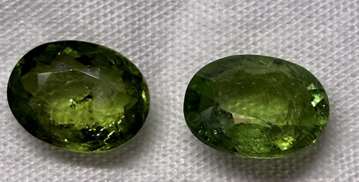 Pietre preziose: 2Stk.Granat Benitoid – Nuovo (secondo la descrizione) da Oberhof venduto da RealStone 1