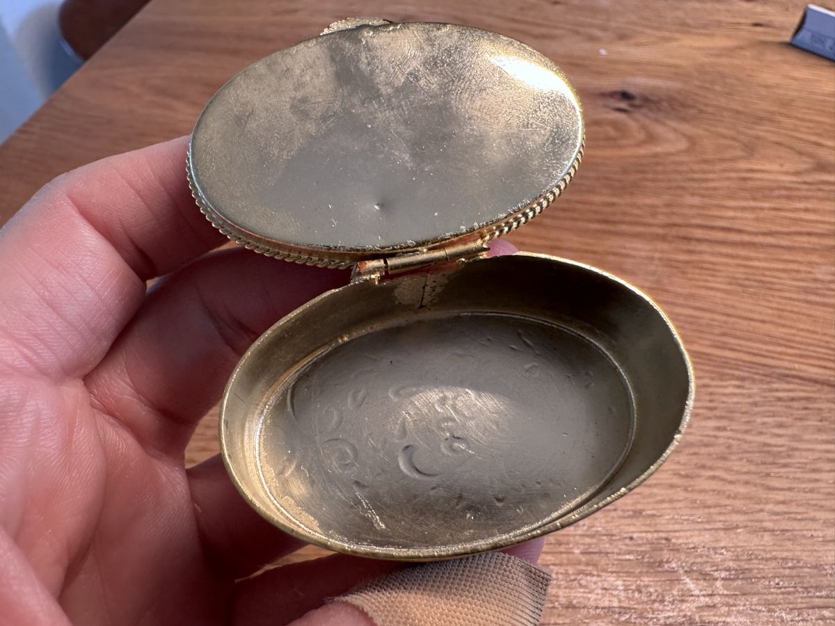 Spardosen: Vintage Schmuckdose Pillendose mit Onyx – Gebraucht aus Niederbüren von Oetschli 5