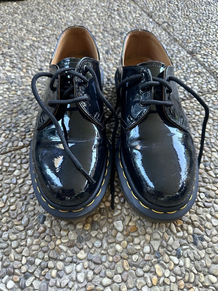 Dr. Martens Scarpe da uomo: Chaussures Dr. Martens taille 38 – Usato da Plan-les-Ouates venduto da aur_z5pj 1