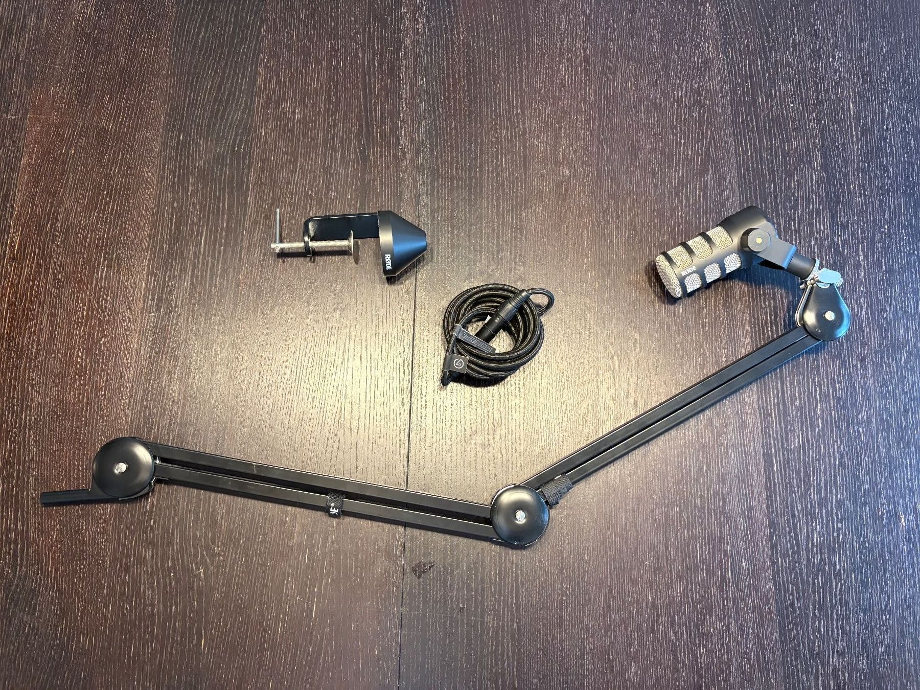 Røde Microfoni: "RODE PodMic" Mikrofon mit "RODE Psa1" Mikrofonarm – Usato da Winterthur venduto da ShoopLeon