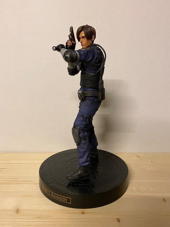 Statue Leon S. Kennedy - Resident Evil 2 Remake - 30 Cm - R.P.D - NEUVE