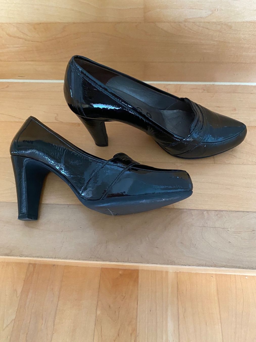 Unisa Damenschuhe: Pumps/ Lackleder schwarz / Unisa – Gebraucht aus Sulzbach von mar_27 1