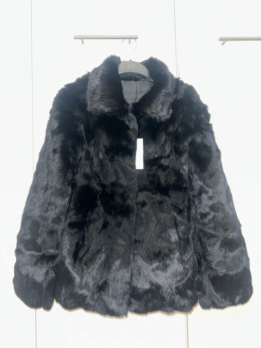 Giacche: Schwarze Echtfell Jacke, warmer Winter Begleiter, M – Nuovo e nell'imballaggio originale da Domat ems venduto da LilliFee.-