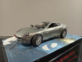 Aston Martin V12 Vanquish - 1/43 - James Bond