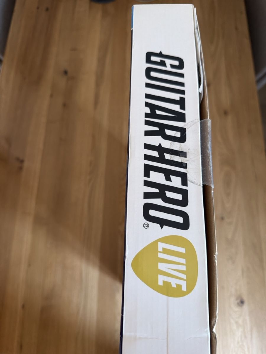 Giochi: Guitar Hero Live PS4 Spiel mit Controller neu – Nuovo e nell'imballaggio originale da Hauptwil venduto da Tifosi92 4