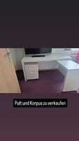 Schreibtisch und Korpus